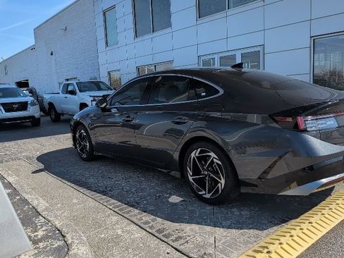 Used 2024 Hyundai Sonata SEL w/ Convenience Package image 8