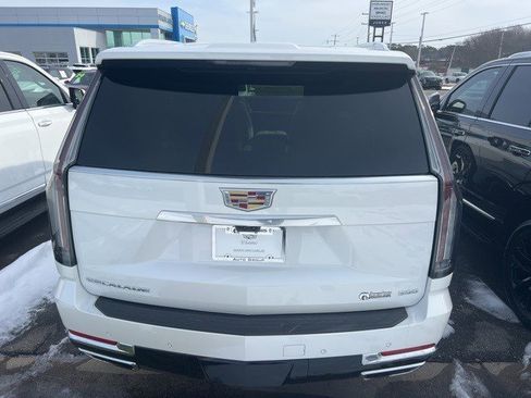 Used 2025 Cadillac Escalade Premium Luxury Platinum image 4