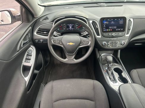 Used 2025 Chevrolet Malibu LT FWD image 27