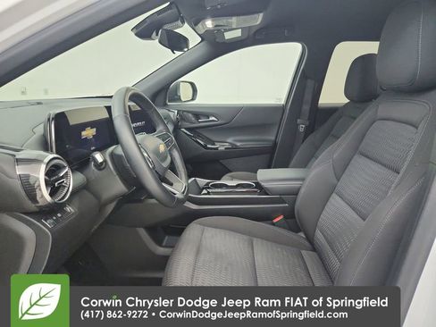 Used 2025 Chevrolet Equinox LT FWD image 18