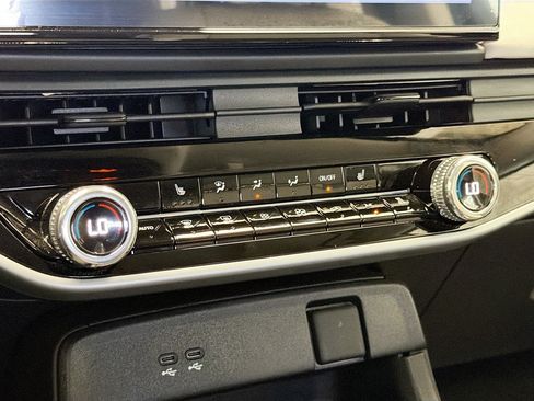 Used 2025 Honda Prologue Touring image 10