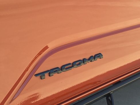 Used 2025 Toyota Tacoma TRD Sport AWD/4WD image 11