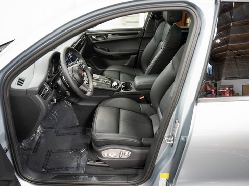 Used 2024 Porsche Macan image 5