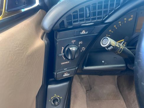 Used 1992 Chevrolet Corvette Convertible image 10