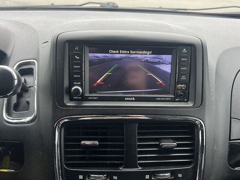 Used 2019 Dodge Grand Caravan SXT image 21