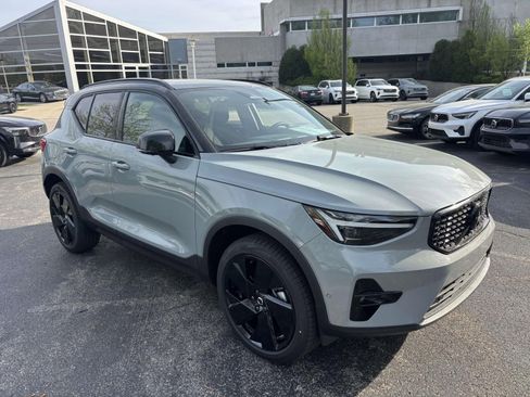 New 2026 Volvo XC40 B5 Ultra w/ Protection Package Premier AWD/4WD image 3