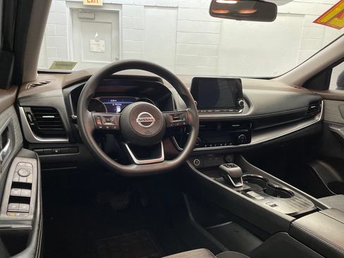 Used 2021 Nissan Rogue SV FWD image 13