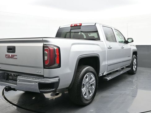 Used 2018 GMC Sierra 1500 SLT image 3