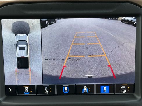 Used 2021 Chevrolet Silverado 1500 High Country w/ Technology Package image 19