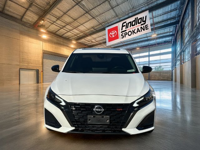 Used 2023 Nissan Altima 2.5 SR w/ SR Premium Package AWD/4WD image 2