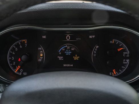 Used 2020 Jeep Grand Cherokee Limited w/ Luxury Group II RWD image 17