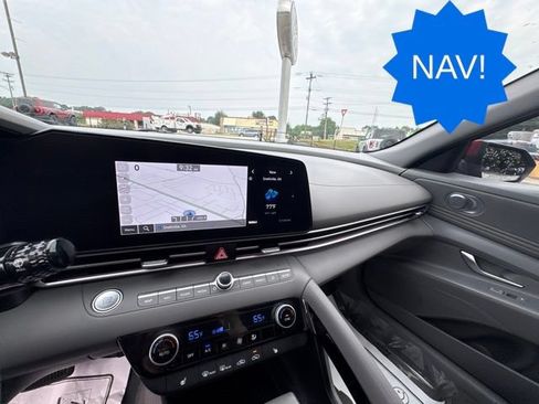 Used 2024 Hyundai Elantra SEL w/ Convenience Package FWD image 15