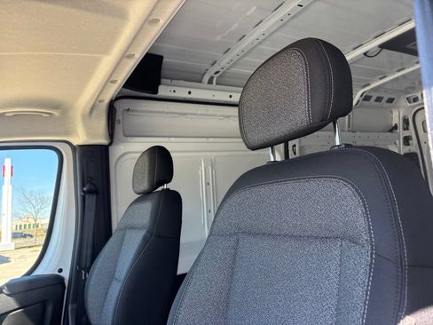 Used 2024 RAM ProMaster 2500 w/ Convenience Group FWD image 6