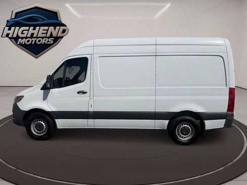 Used 2022 Mercedes-Benz Sprinter 2500 image 3