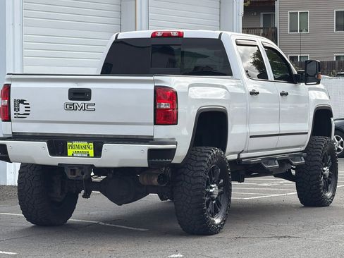Used 2018 GMC Sierra 2500 Denali w/ Duramax Plus Package AWD/4WD image 4