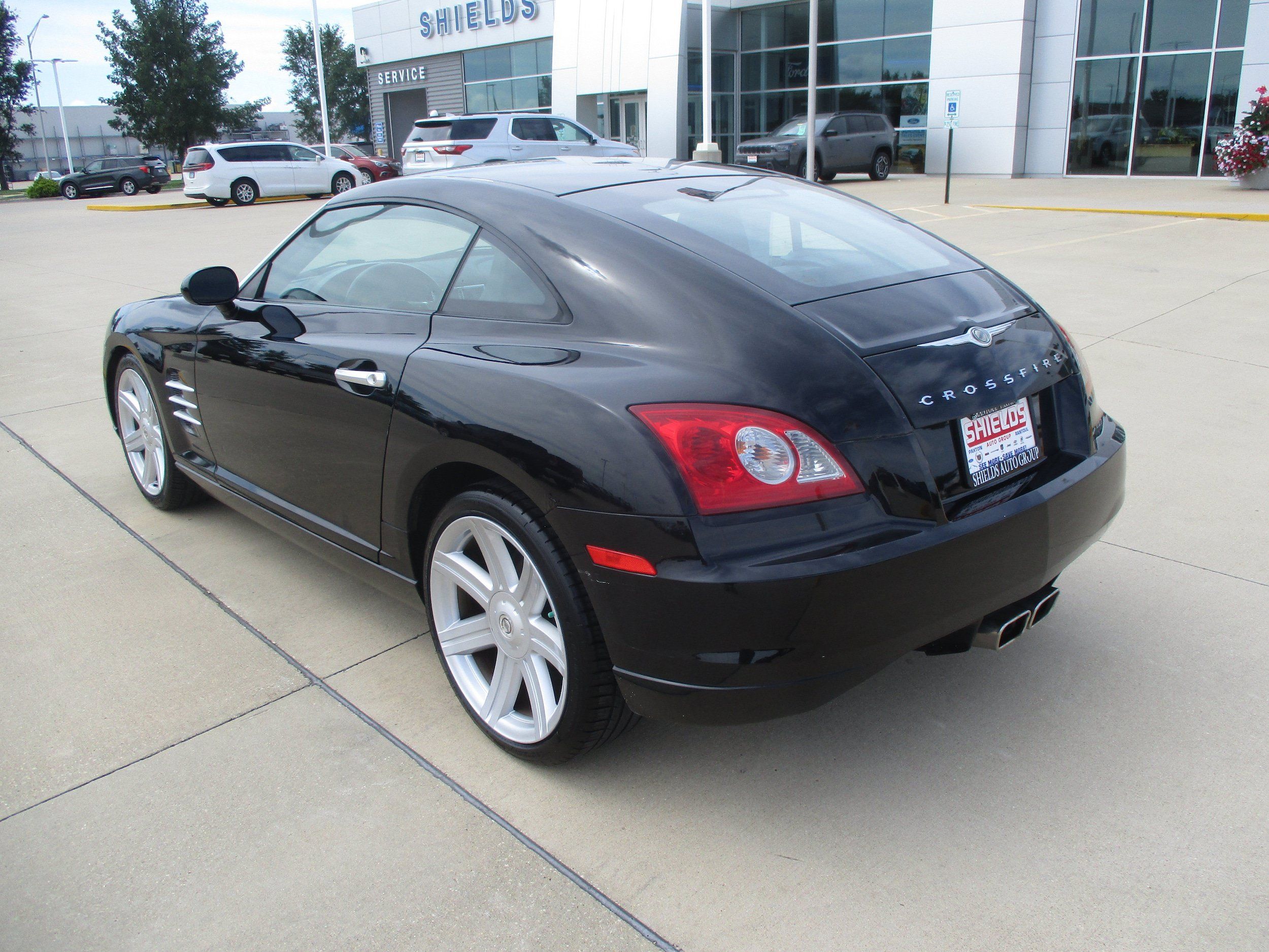 Used 2005 Chrysler Crossfire Limited RWD image 3