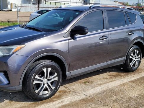 Used 2016 Toyota RAV4 LE image 2