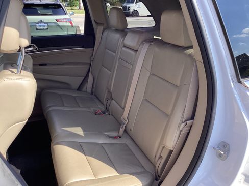 Used 2017 Jeep Grand Cherokee Limited image 40