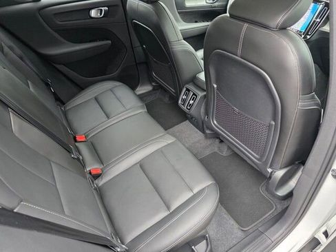 Used 2024 Volvo XC40 B5 Plus image 30