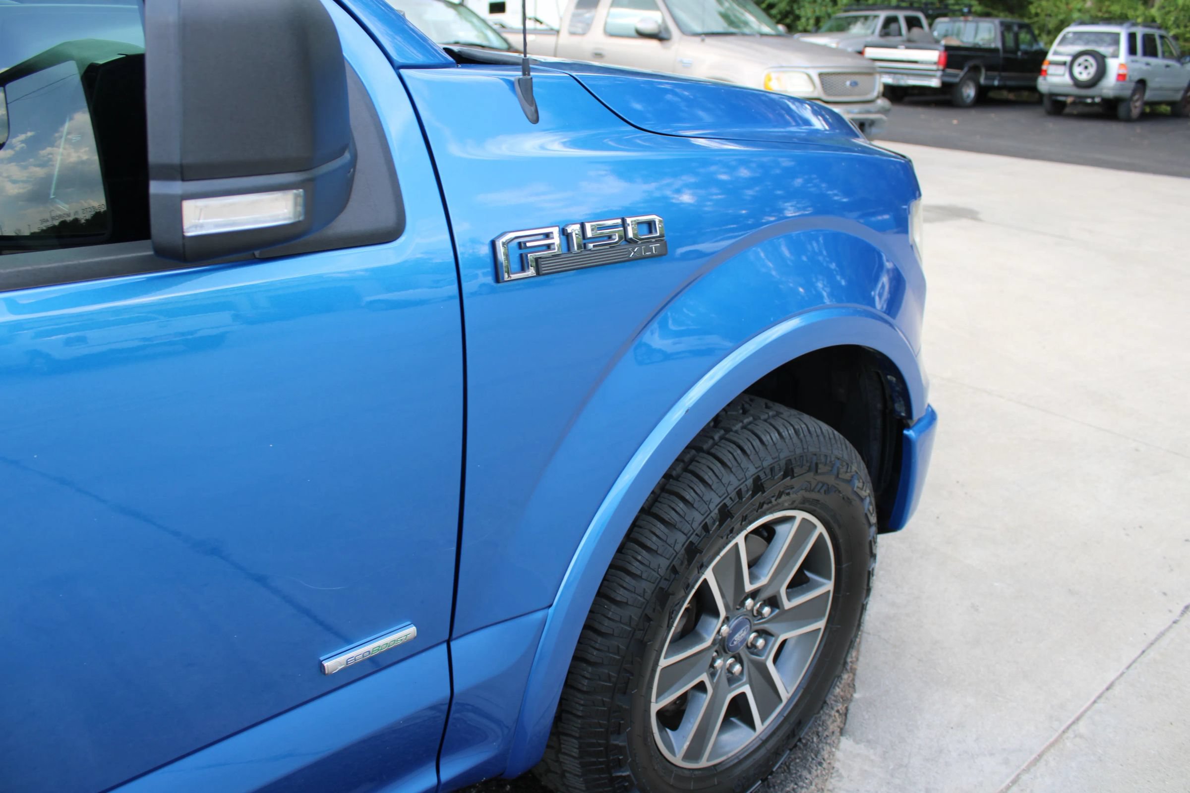 Used 2015 Ford F150 XLT w/ Equipment Group 302A Luxury AWD/4WD image 11