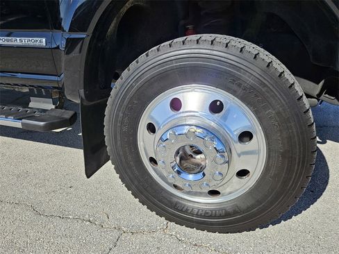 Used 2017 Ford F450 Lariat w/ Lariat Ultimate Package image 39