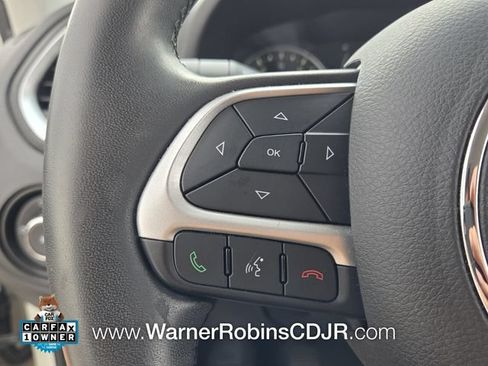 Used 2018 Jeep Renegade Latitude FWD image 26