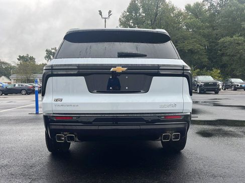 New 2026 Chevrolet Traverse High Country w/ LPO, Floor Liner Package FWD image 4