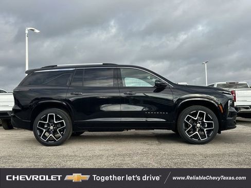 New 2026 Chevrolet Traverse High Country AWD/4WD image 3