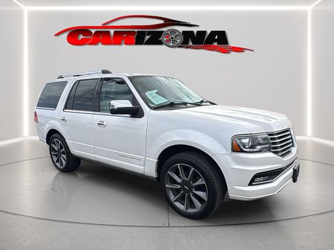 Used 2017 Lincoln Navigator Reserve AWD/4WD image 2