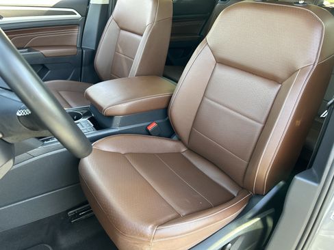 Used 2023 Volkswagen Atlas SE w/ Panoramic Sunroof Package FWD image 19