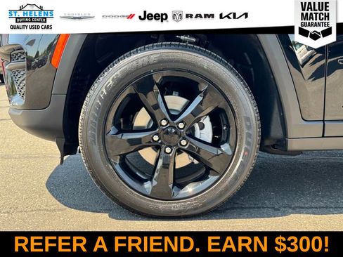Certified 2025 Jeep Grand Cherokee Altitude AWD/4WD image 13