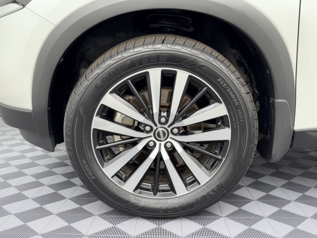 Used 2024 Nissan Pathfinder Platinum FWD image 13