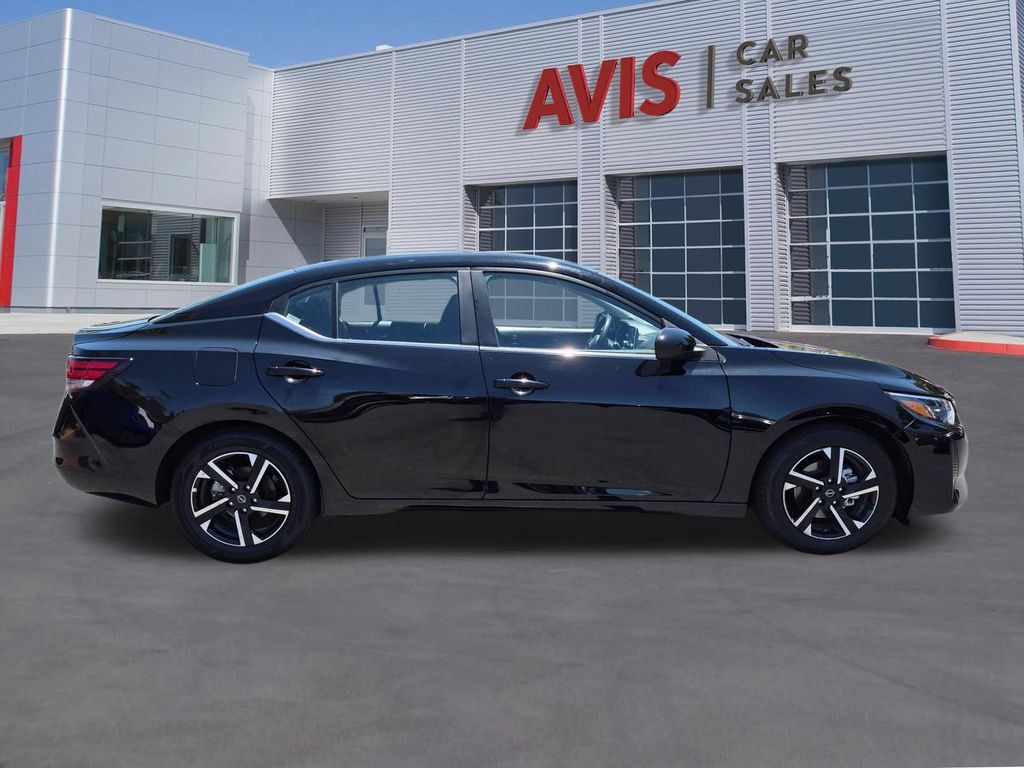 Used 2025 Nissan Sentra SV FWD image 5