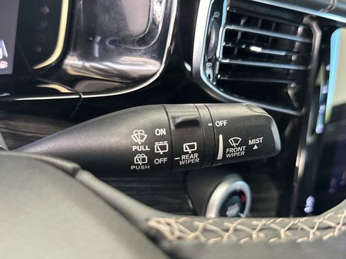 Used 2022 Jeep Wagoneer Series II w/ Premium Group I AWD/4WD image 24