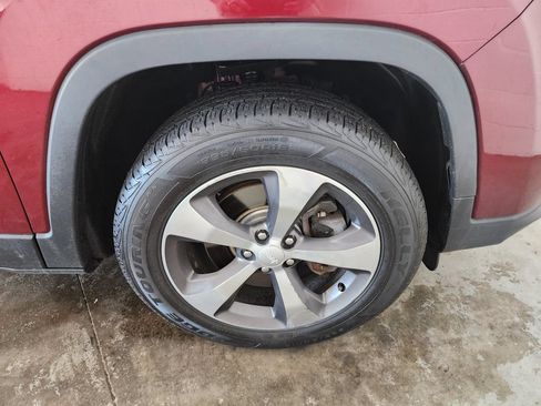 Used 2020 Jeep Cherokee Limited AWD/4WD image 39