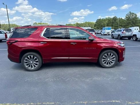 Used 2023 Chevrolet Traverse Premier AWD/4WD image 6