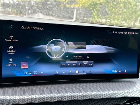 New 2025 BMW 330i Sedan w/ M Sport Package image 15