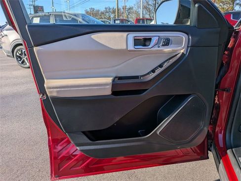 Used 2020 Ford Explorer Limited w/ Class III Trailer Tow Package image 11