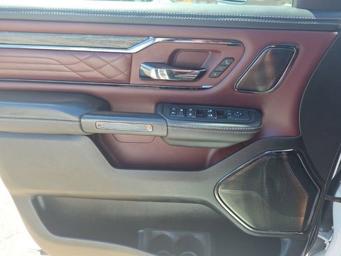 Used 2025 RAM 1500 Limited AWD/4WD image 14
