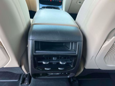 Used 2023 Jeep Grand Cherokee Limited AWD/4WD image 26