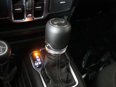 Used 2025 Jeep Wrangler Unlimited Sahara AWD/4WD image 48