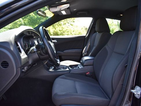 Used 2021 Dodge Charger SXT w/ Blacktop Package RWD image 11
