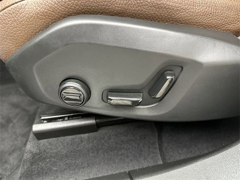 Certified 2024 Volvo XC60 T8 Plus w/ Protection Package Premier image 12