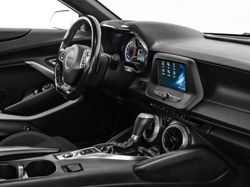 Used 2018 Chevrolet Camaro LT w/ RS Package image 18