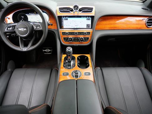 Used 2022 Bentley Bentayga AWD/4WD image 4