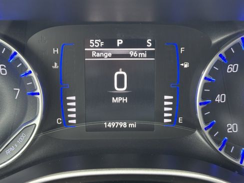 Used 2018 Chrysler Pacifica Touring-L image 25