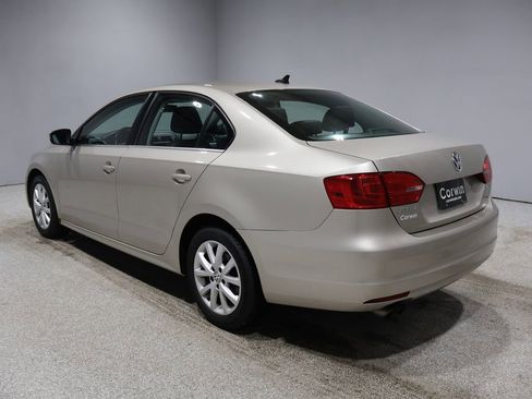 Used 2013 Volkswagen Jetta SE image 4