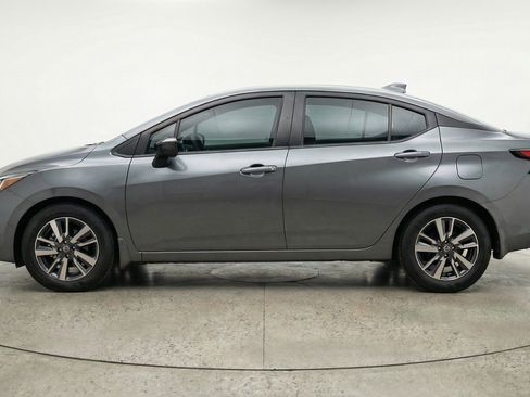 Used 2025 Nissan Versa SV image 5