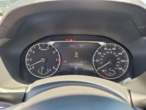 Used 2025 Nissan Altima 2.5 SV FWD image 24
