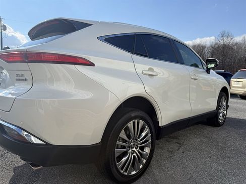 Used 2021 Toyota Venza XLE w/ Softex Package image 7